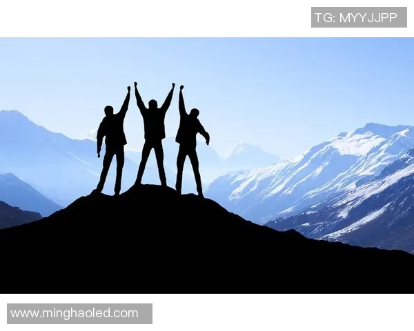 从草根到顶峰：励志足球明星们的奋斗历程与荣耀时刻