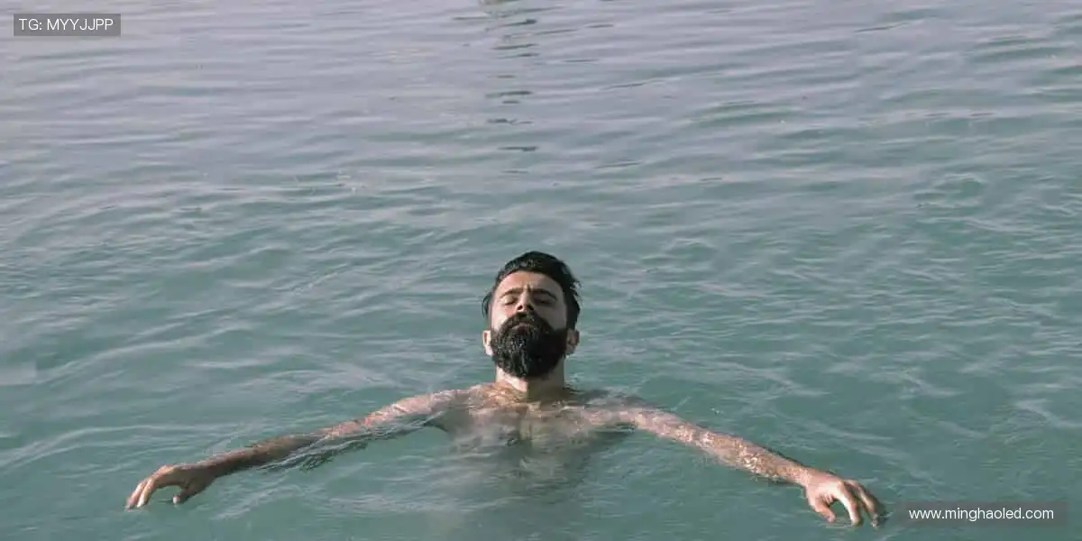 📱【指尖掌控】一键切换赛场,精彩永不缺席!